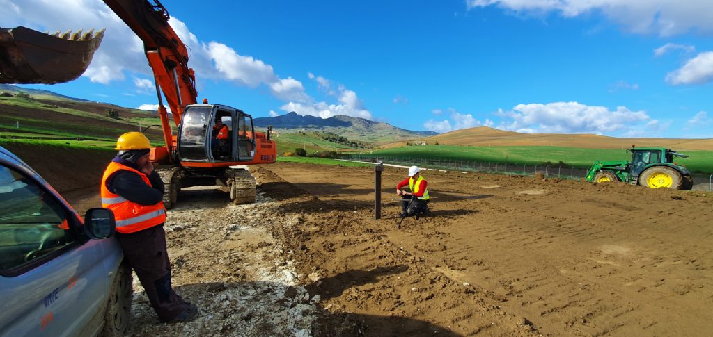 Von AquaSoli beim Fundamentbau für das Kraftwerk Bilancia 1 auf Sizilien durchgeführte Eignungsprüfung und Qualitätssicherung [Foto: Frenell]